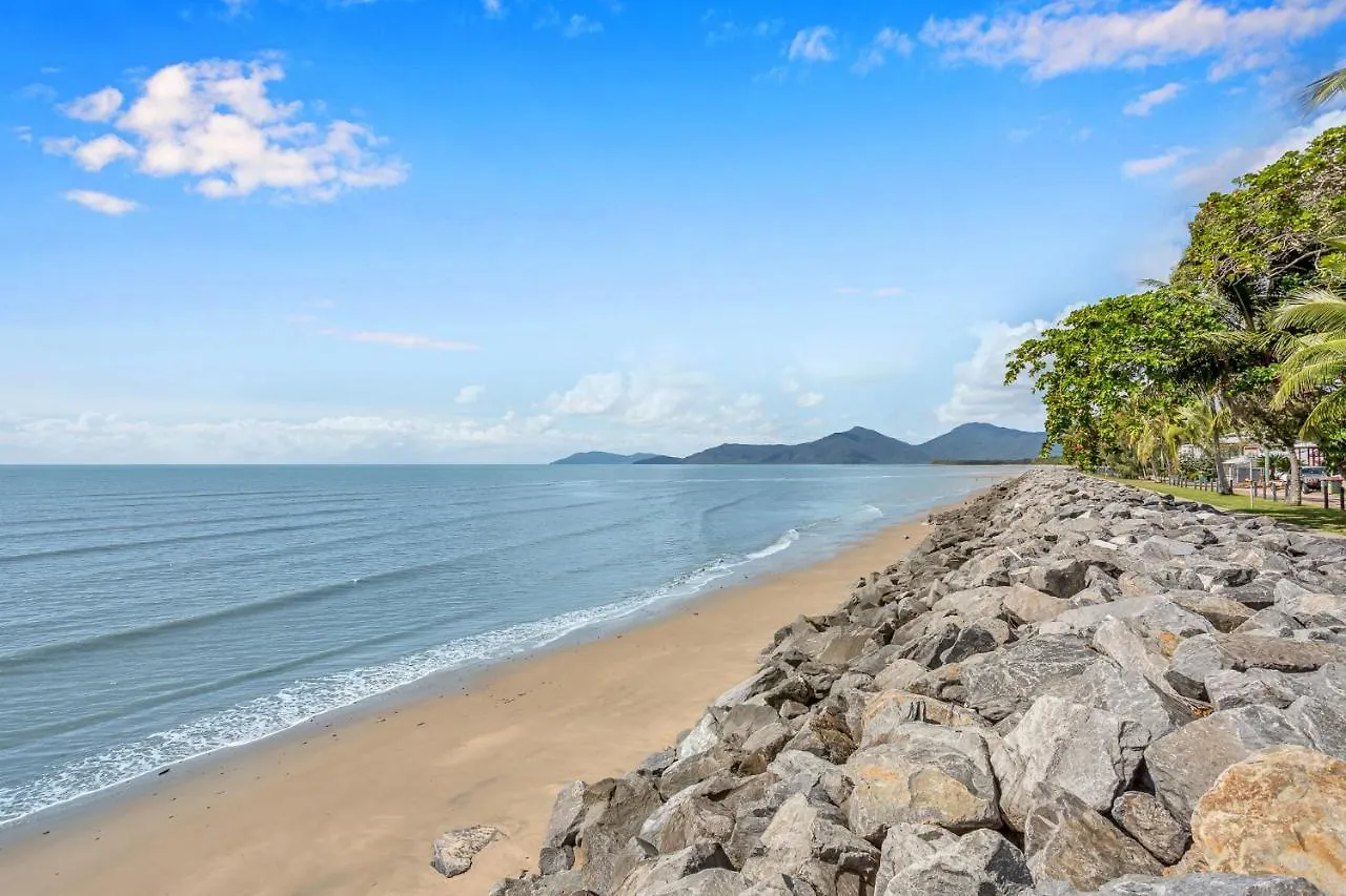 度假居 Seaside Serenity Modern Cottage With Spa Machans Beach 澳大利亚